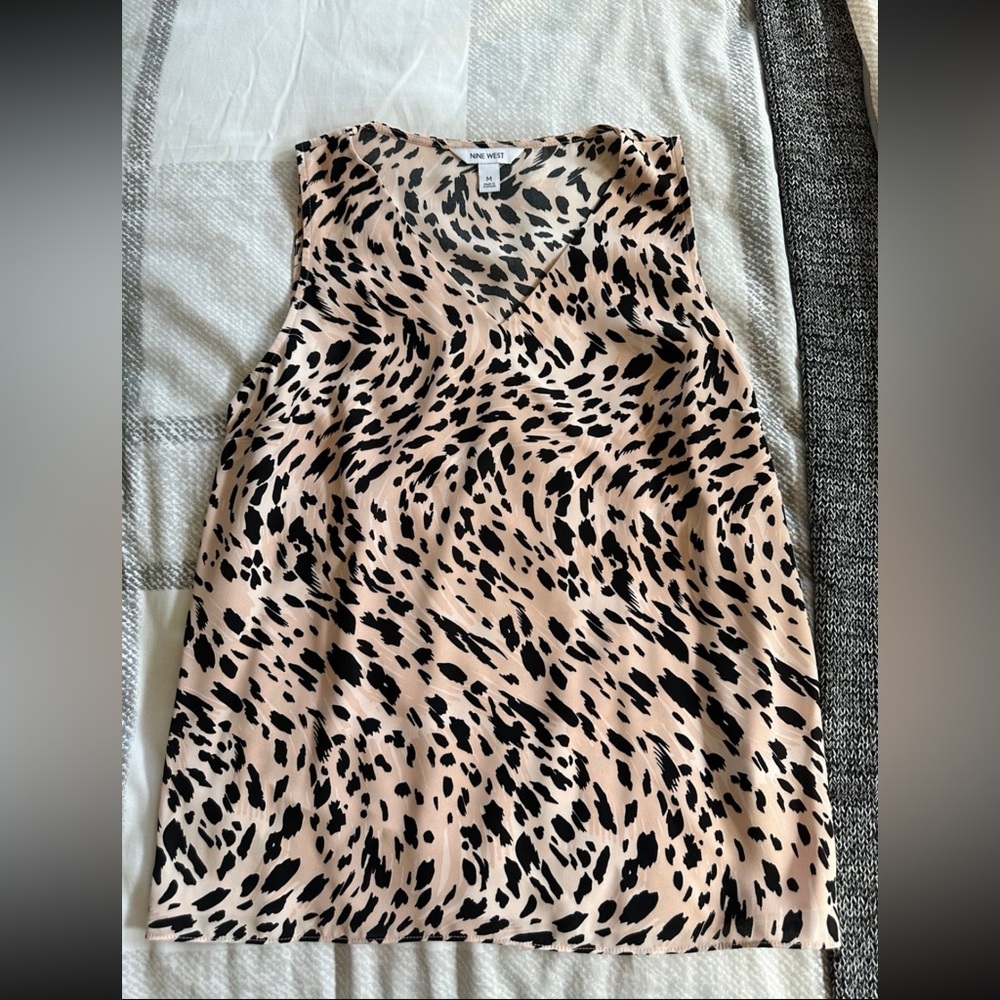 Nine West tank top. Medium.